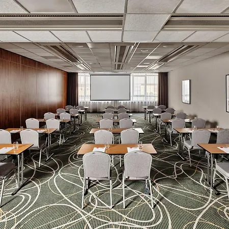 호텔 레오나르도 로열