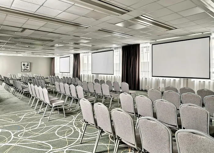 מלון Leonardo Royal 4*