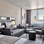 レオナルド ロイヤル 4*