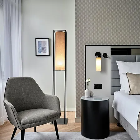 Hotel Leonardo Royal 4*