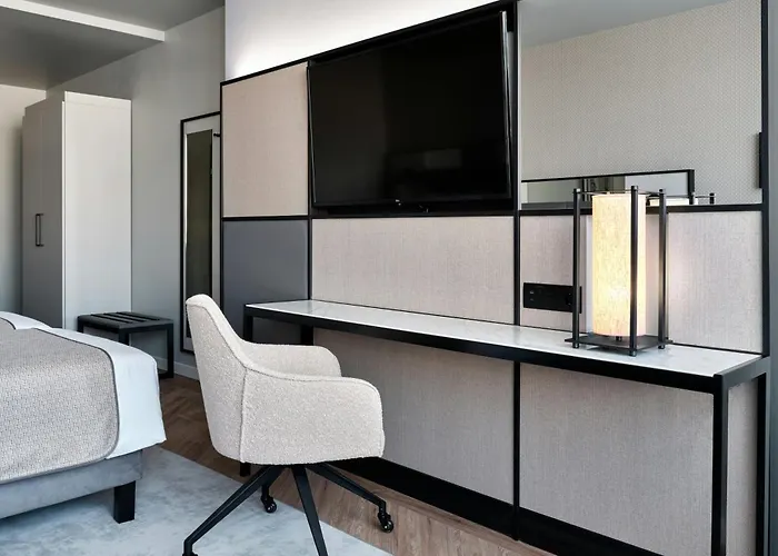 Leonardo Royal Hotel 4*