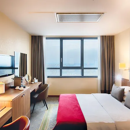 Hotel Leonardo Royal 4*